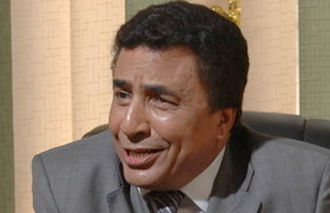  إسماعيل محمود 