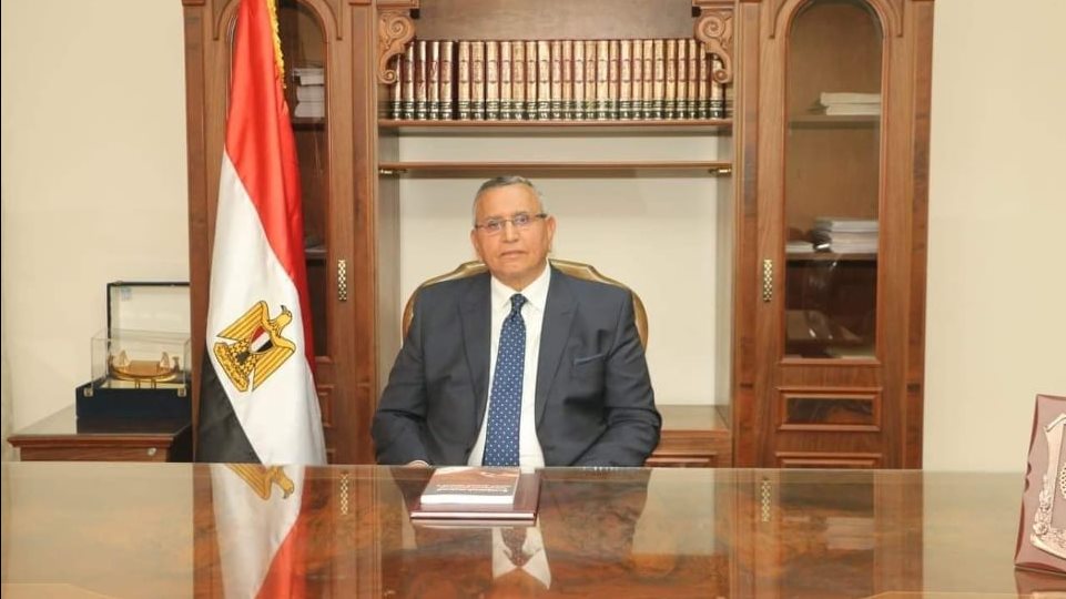 الدكتور عبد السند يمامة