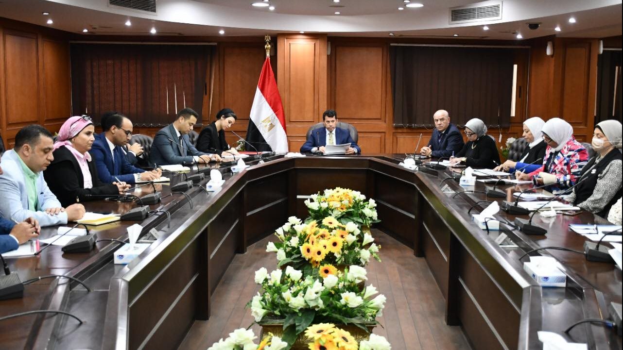 وزير الشباب والرياضة