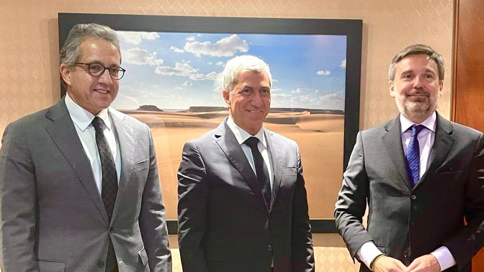 وزير السياحة والآثار 