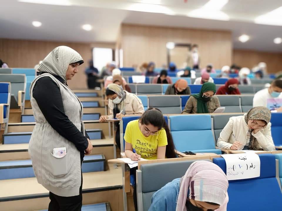 الامتحانات