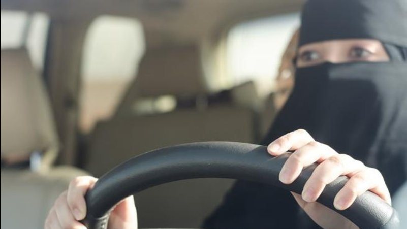 قيادة المرأة السعودية للسيارة