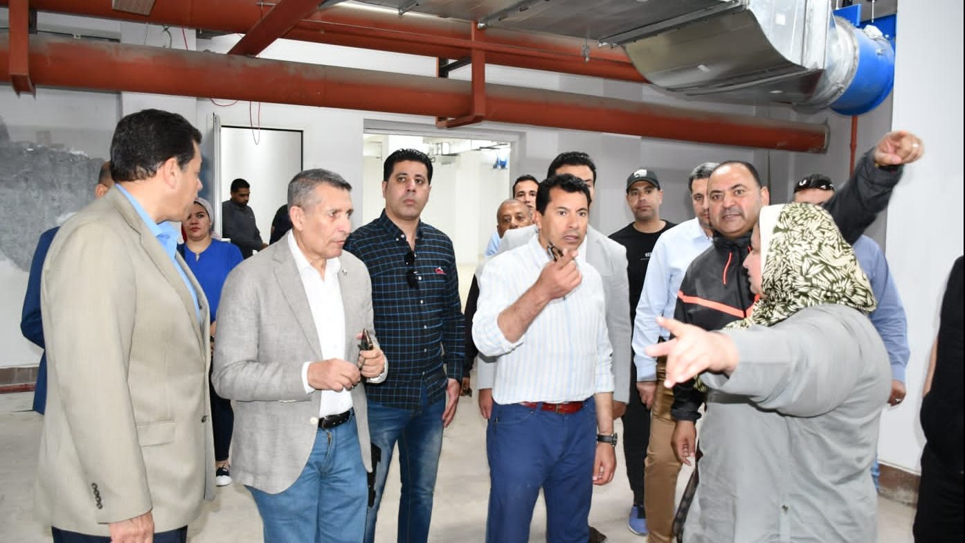 جولة وزير الشباب والرياضة 
