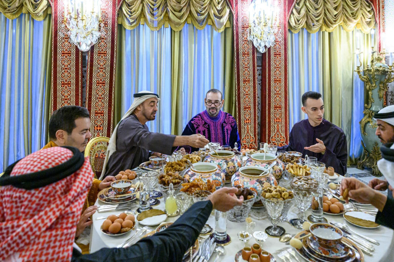 مائدة الإفطار