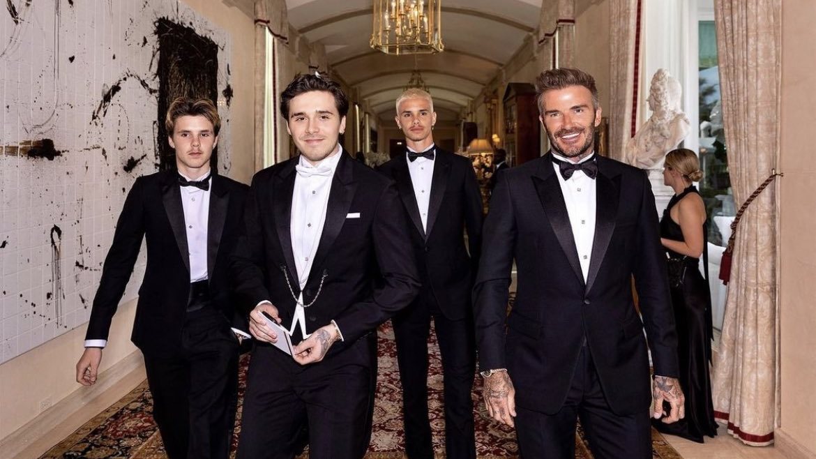 بيكهام رفقة أبنائه