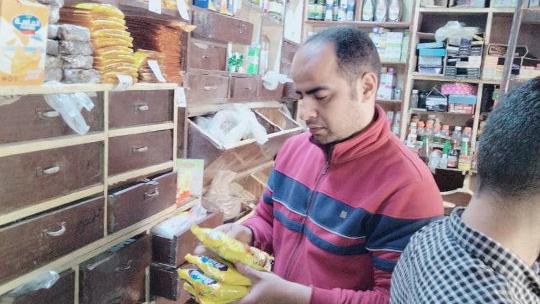 حملات رقابية على المحلات بالمنيا 