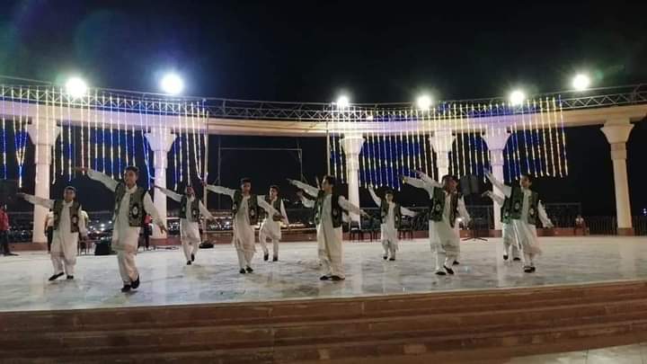 استعراض فني