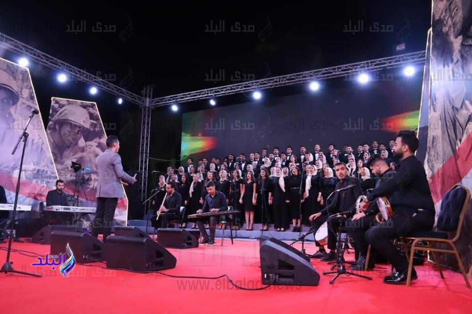 كورال روح الشرق يبدع على خشبة مسرح الهناجر بدار الأوبرا المصرية