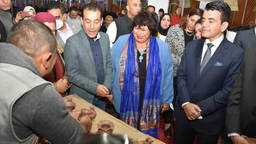 وزيرة الثقافة