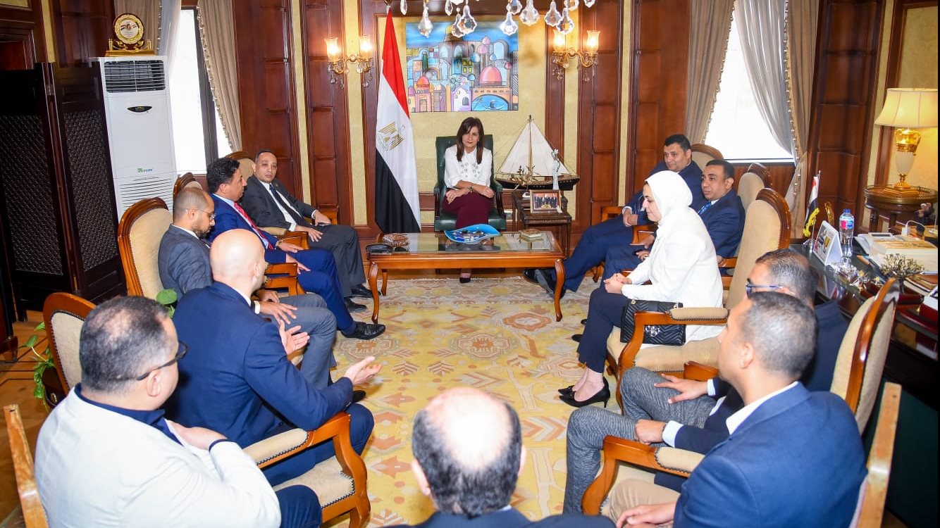 جانب من اللقاء  جانب من اللقاء