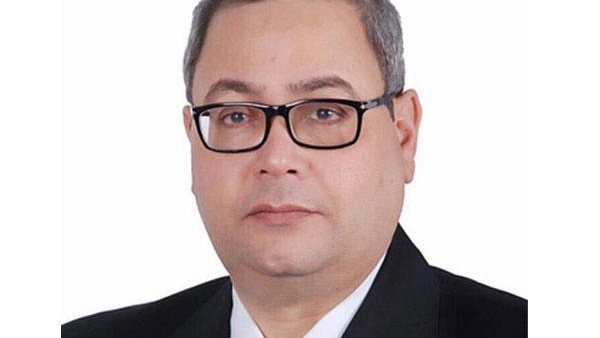 الدكتور عاطف منصور عميد كلية الاثار بالفيوم 