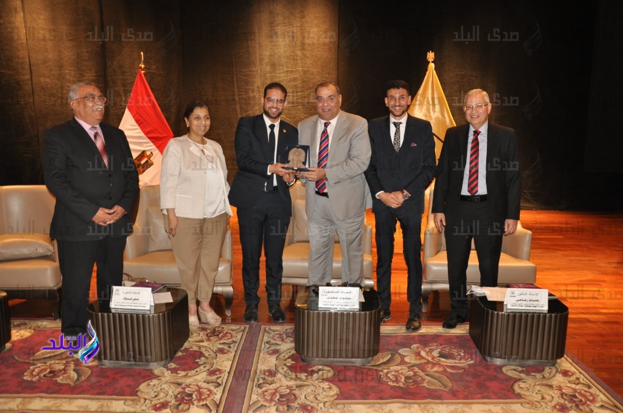 تنصيب على السيد رئيسا لاتحاد طلاب الجامعة ويارا هانى نائبا له