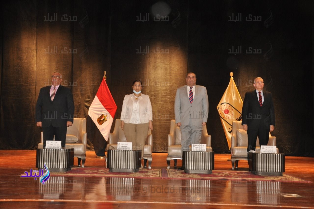 تنصيب على السيد رئيسا لاتحاد طلاب الجامعة ويارا هانى نائبا له