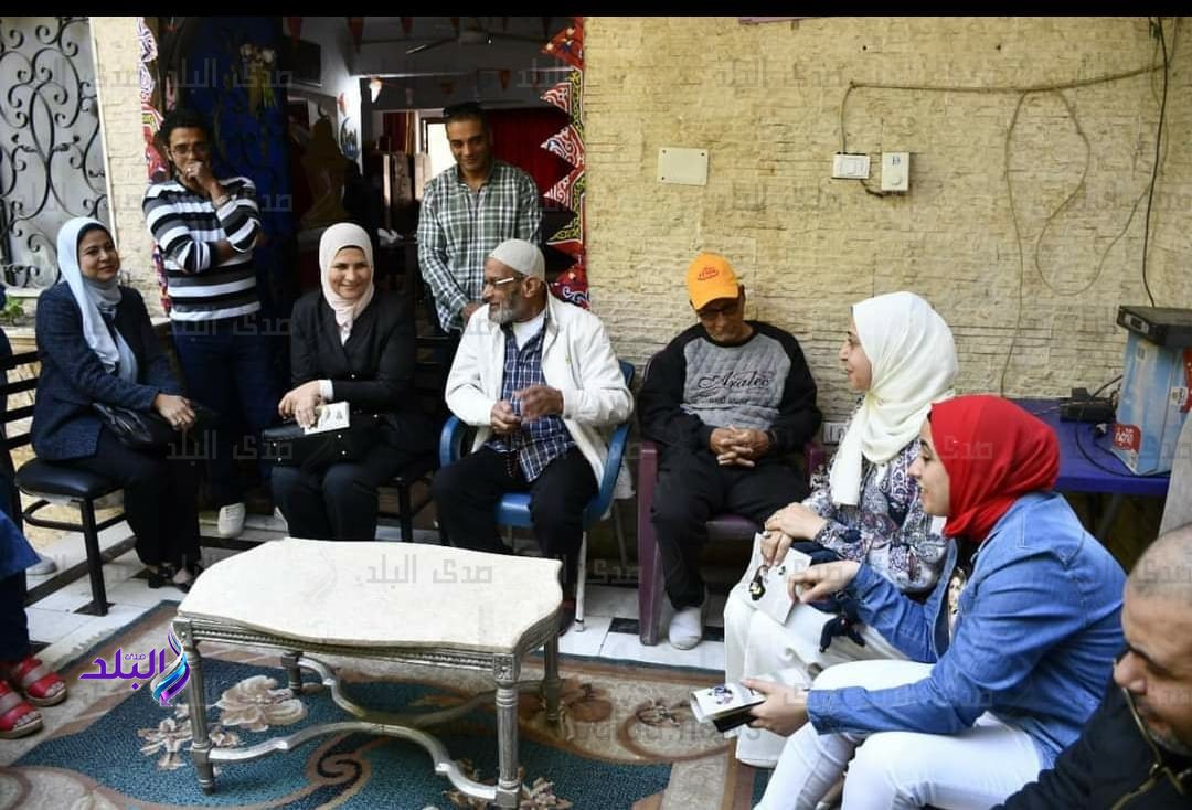 قافلة كلية بنات عين شمس فى زيارة لمؤسسة 