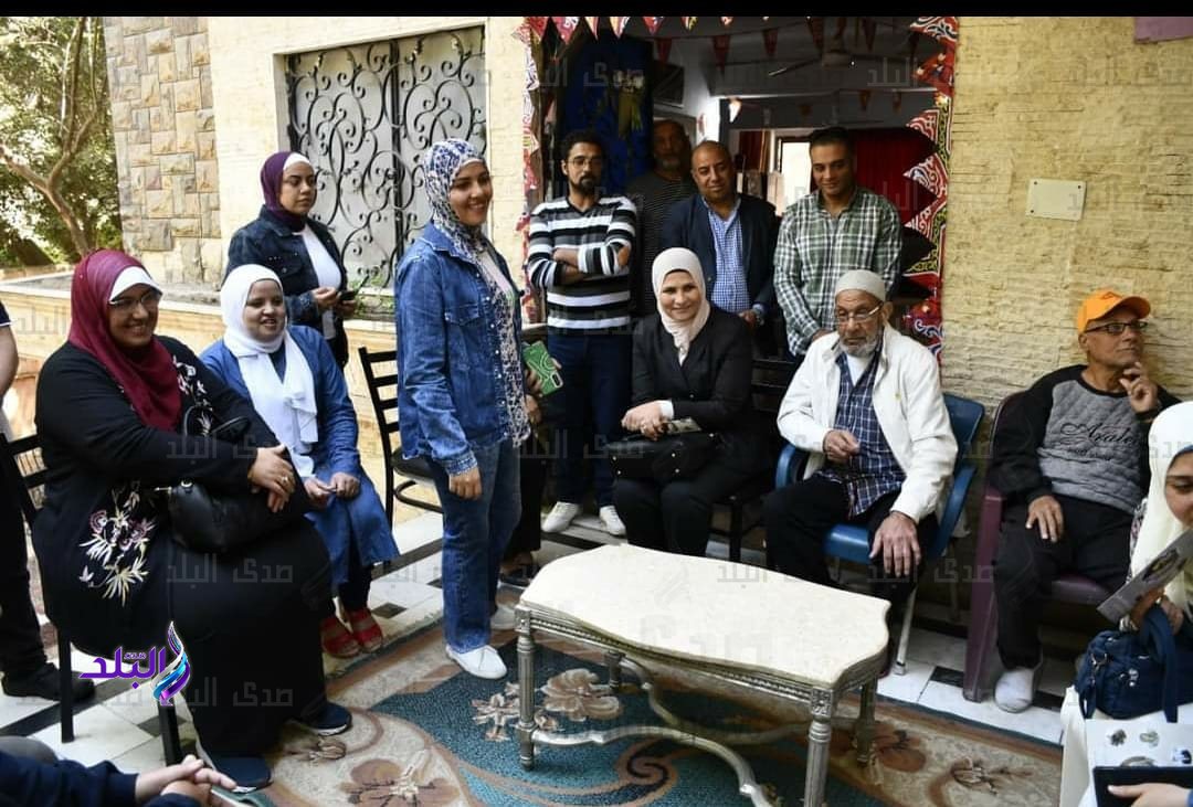 قافلة كلية بنات عين شمس فى زيارة لمؤسسة 