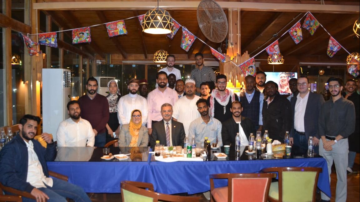 إفطار جماعي للطلاب الوافدين بجامعة الإسكندرية