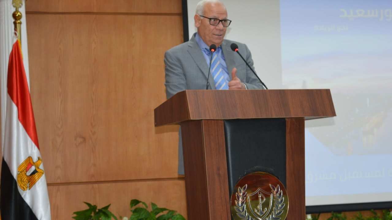 محافظ بورسعيد : مركز تراخيص المحال مصمم على أعلى مستوى