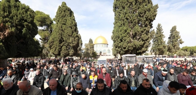 الصلاة بالمسجد الأقصى