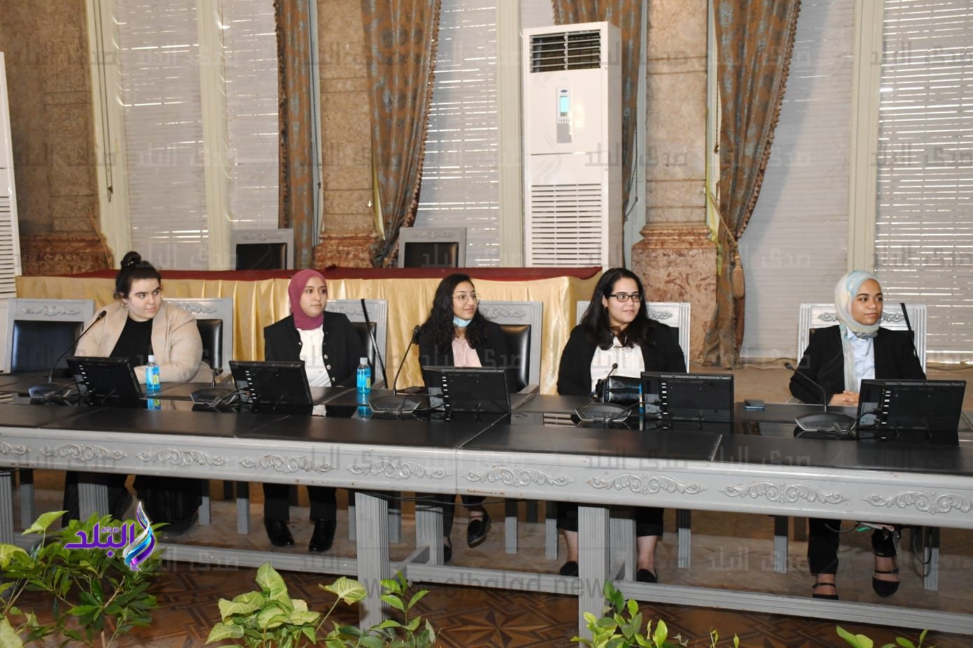 تكريم طلبة حقوق عين شمس لفوزهم بالمركز الثانى على مستوى الشرق الأوسط