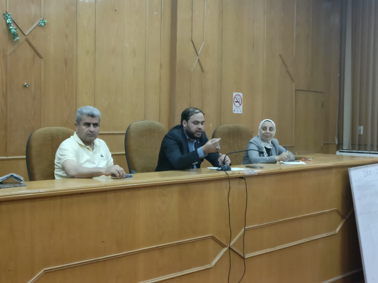 خلال اجتماع قيادات صحة الإسماعيلية 