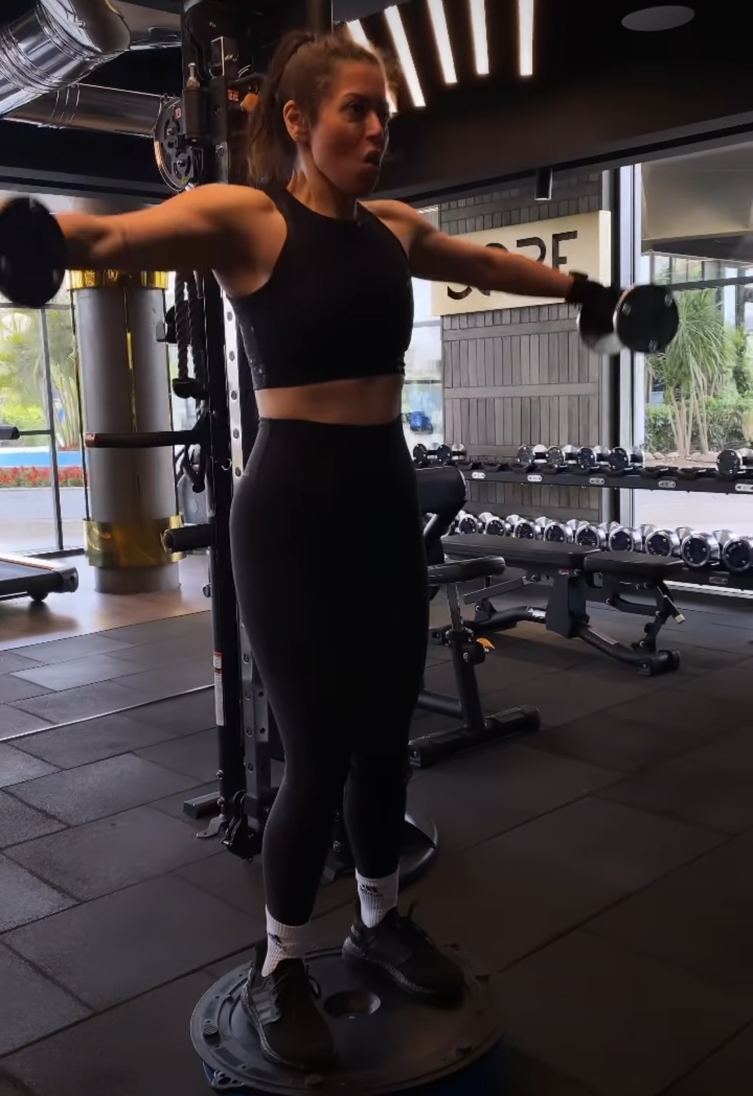 IMG_٢٠٢٢٠٤١٩_٢٣٥٤٢٢