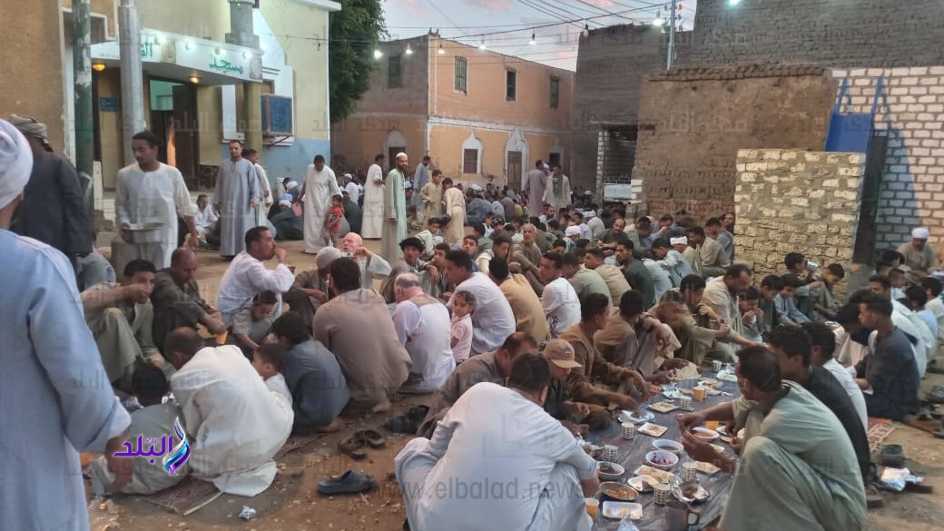 حفل إفطار جماعي لأهالي قرية جزيرة الكروم بكيمان المطاعنة 