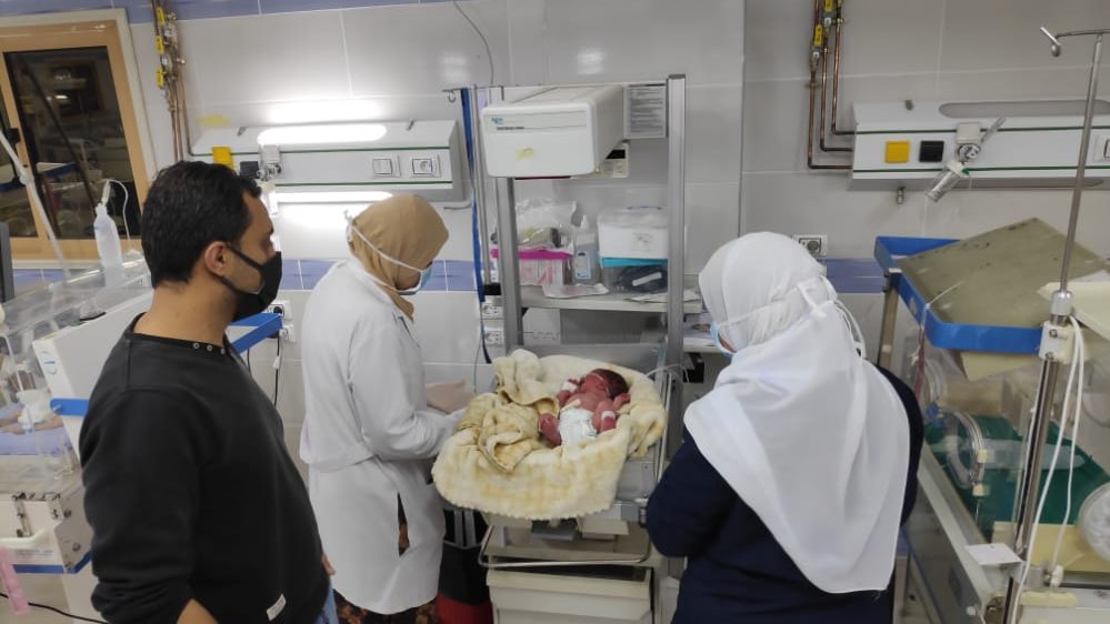 مستشفي ديرب تستقبل حالات جديدة بالحضانات
