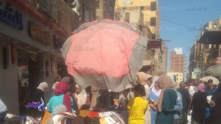 اقبال علي شراء لبس العيد 