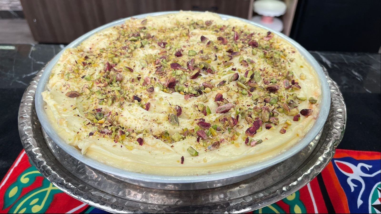 طريقة عمل بسبوسة ريد فيلفيت بالجبنة