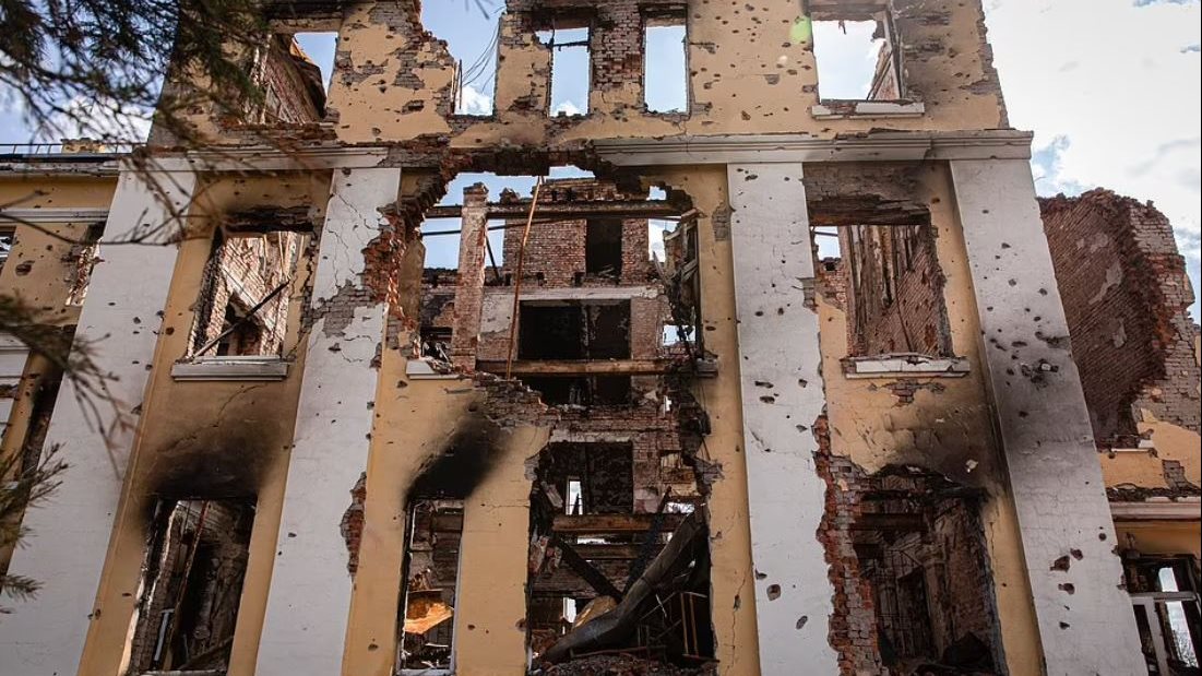 مشهد من الدمار بأوكرانيا