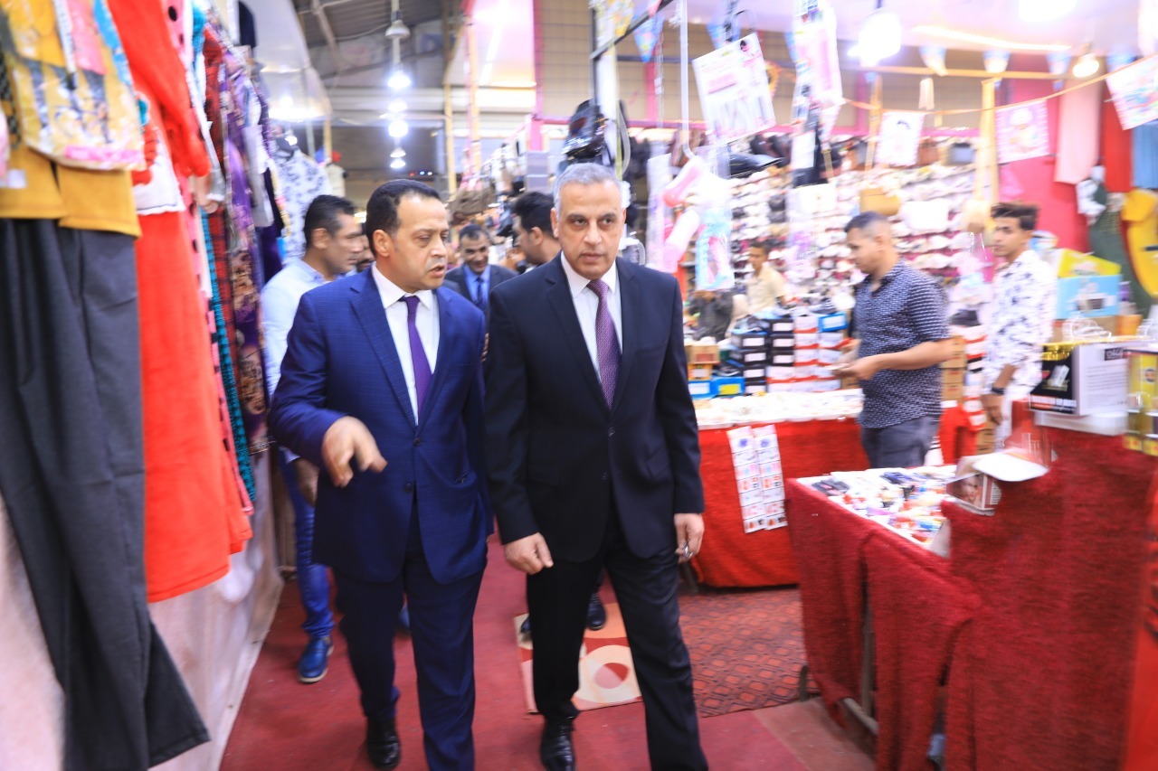 محافظ سوهاج يتفقد معارض العيد فرحتنا