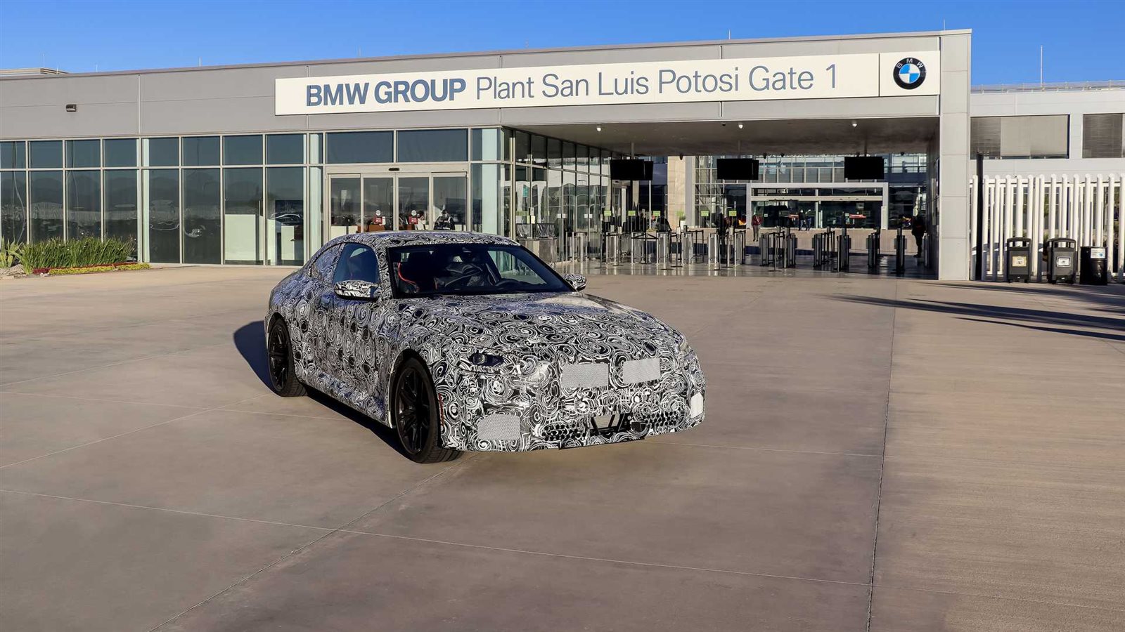 BMW تكشف عن تفاصيل سيارة M2 الجديدة كلياً