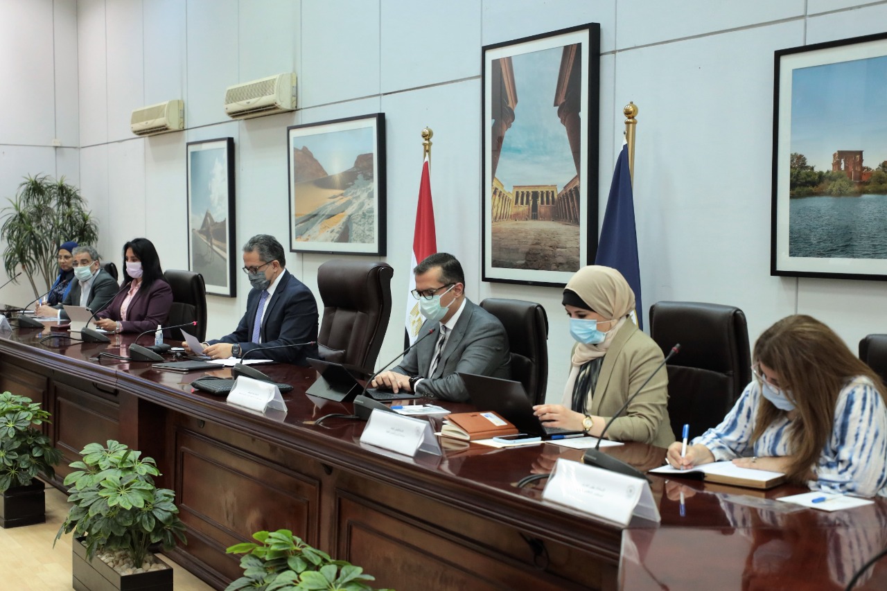 اجتماع السياحة والتنمية المحلية والبيئة 