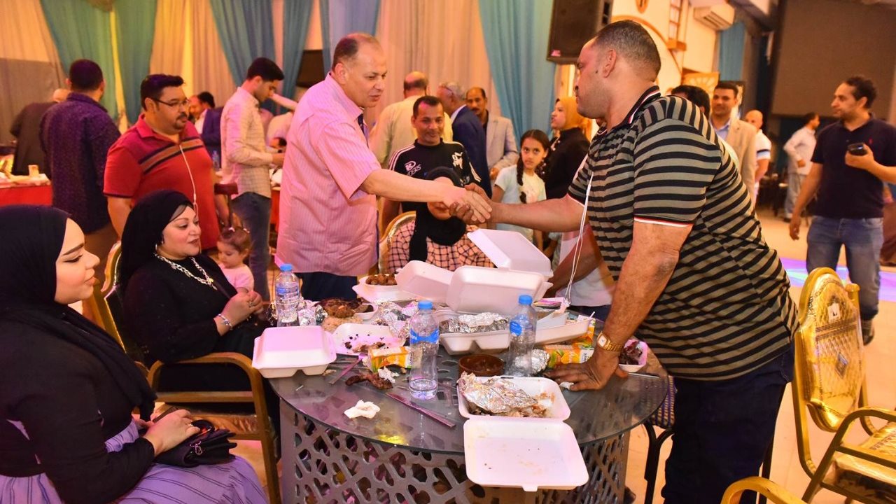 محافظ أسيوط يشارك في حفل الإفطار السنوي لذوي الهمم