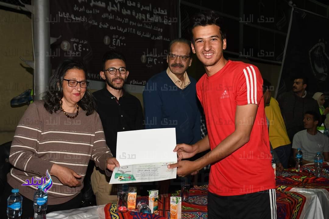 تكرم فريق رابطة الخريجين بجامعة عين شمس