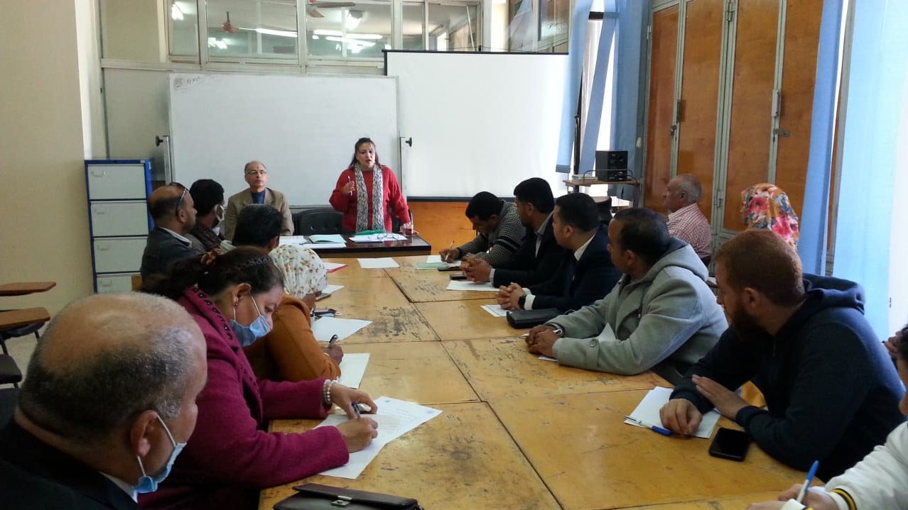 لقاء وحدة السكان بأسيوط مع المتطوعين 