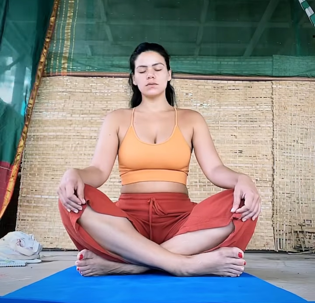 IMG_٢٠٢٢٠٤٢٨_١٨١٠٤٣