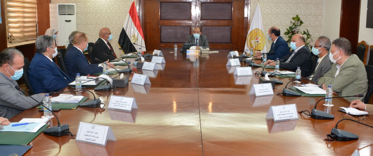 اجتماع وزير التنمية المحلية 