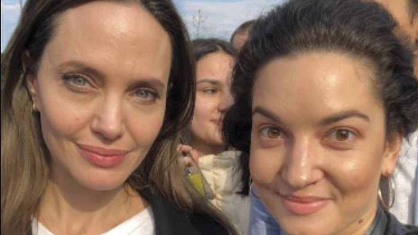 انجيلينا جولي تزور غرب اوكرانيا