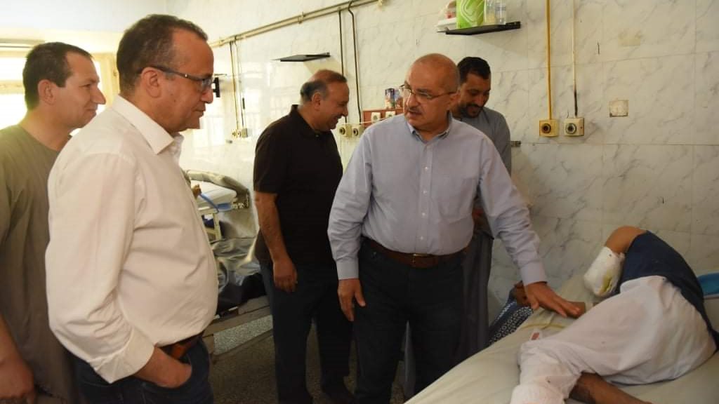 الجمال يقوم بالكشف على مصابي الحوادث بقسم الإستقبال 