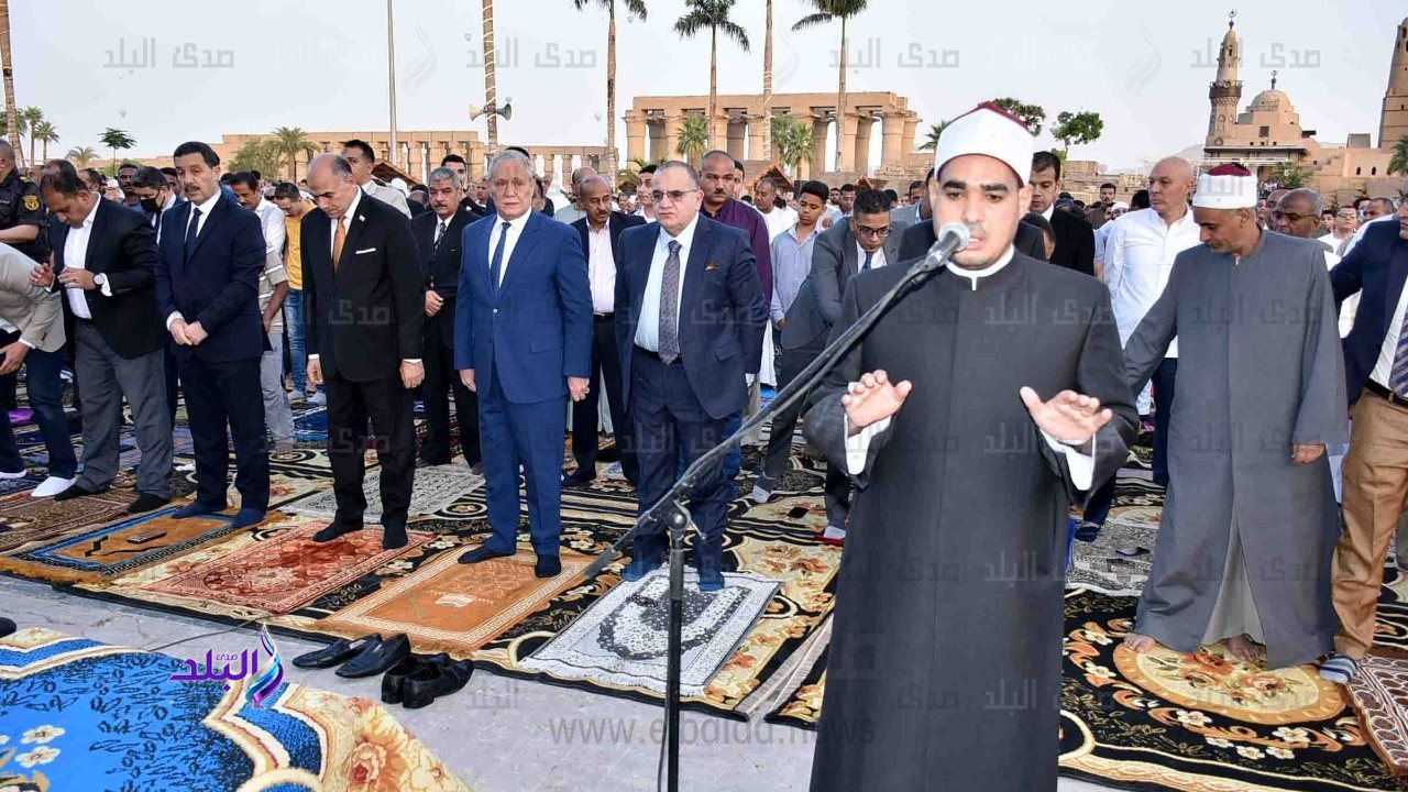 صلاة عيد الفطر المبارك بساحة ابو الحجاج بالاقصر 