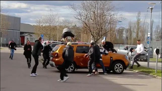 منع المتطرف من حرق نسخة المصحف المطهر