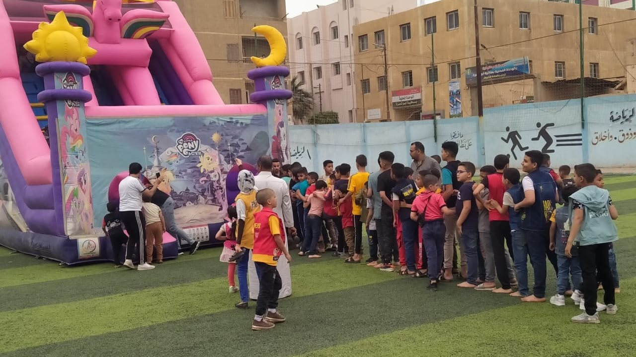 الأطفال يواصلون الإحتفال بالعيد في مراكز الشباب بأسيوط 