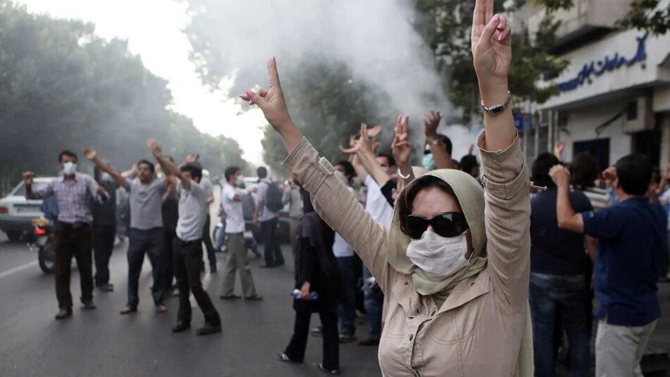 تزامنا مع دعوات للاحتجاجات.. انقطاع الإنترنت في مدن إيران