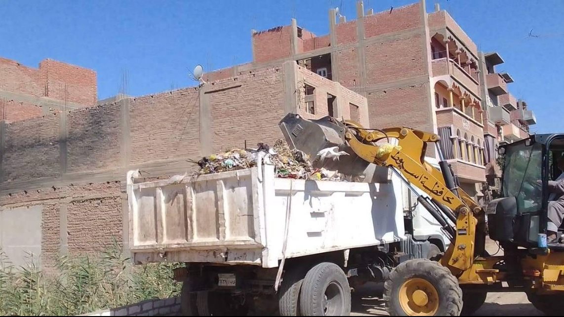 حملات رفع قمامة بمراكز أسيوط 