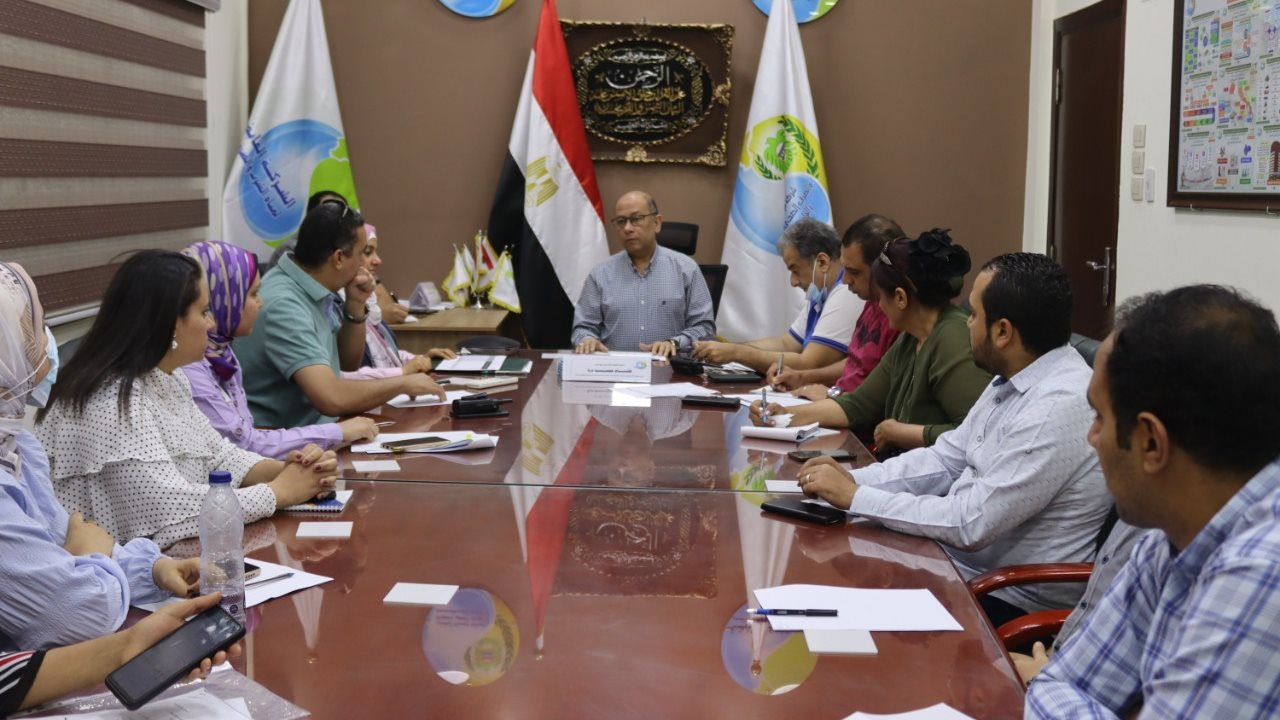 إجتماع شركة مياه الشرب والصرف الصحي بأسيوط 