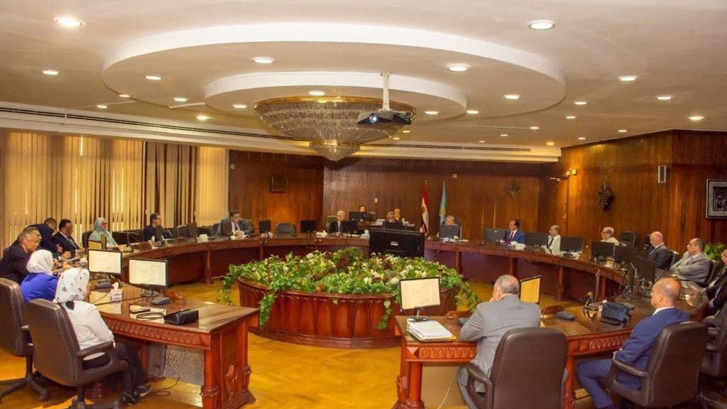 ترقية 12 عضواً بهيئة التدريس وتعيين 50 مدرساً بجامعة طنطا ترقية 12 عضواً بهيئة التدريس وتعيين 50 مدرساً بجامعة طنطا