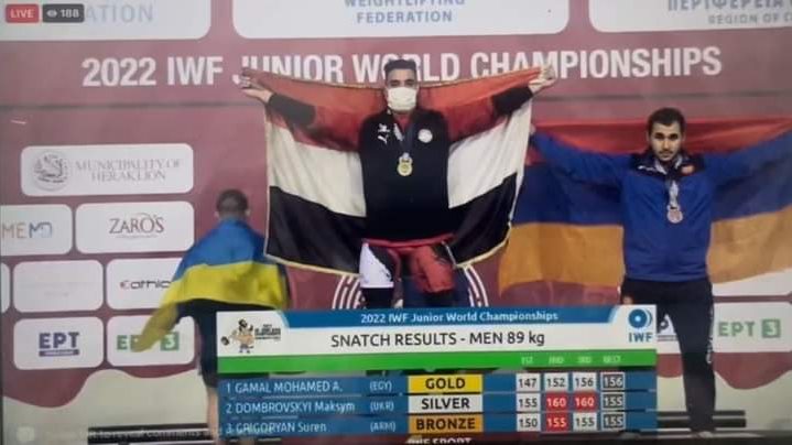 البطل محمود جمال الفائز بالميدالية الذهبية باليونان