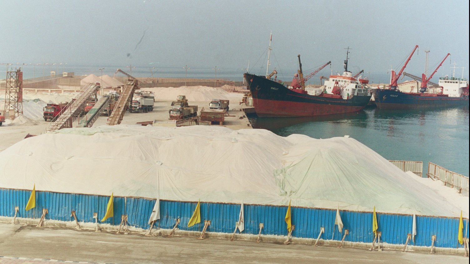 ت قف عمليات الشحن في ميناء العريش البحري 
