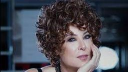 الفنانة أنوشكا